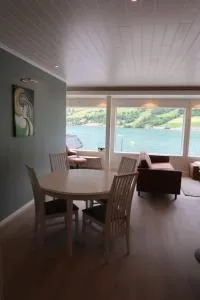 Moderne panoramaleilighet 3-roms i Olden - 卢恩