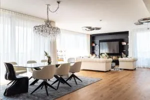 Exclusive 2BR Skyline Penthouse by HM - Schwechat