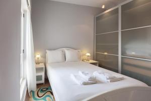 FLH Cascais Homey Apartment with Balcony