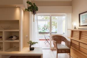 FLH Cascais Homey Apartment with Balcony