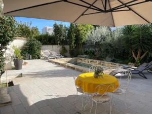 Maisons de vacances La Provence centre ville; Piscine,jardin,terrasse : photos des chambres