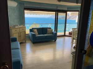 Sea and Monaco Charme view on the beach