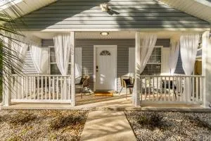 Boho Bungalow - Chic Pet Friendly Mins to Town - College Park