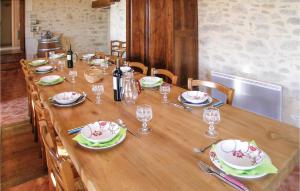Maisons de vacances Nice Home In Saint-Meard-De-Gurcon : photos des chambres