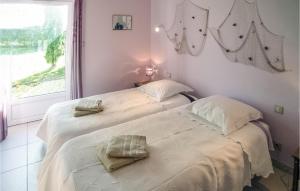 Maisons de vacances Nice Home In Saint-Meard-De-Gurcon : photos des chambres