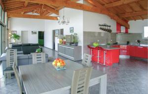 Maisons de vacances Beautiful home in Gardonne with 2 Bedrooms, WiFi and Outdoor swimming pool : photos des chambres