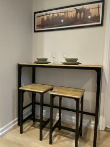 Lovely spacious loft close to train station