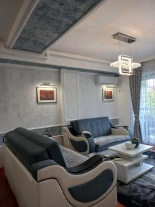 Twins Apartments