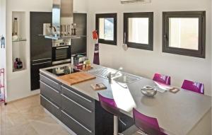 Nice Home In La Valette Du Var