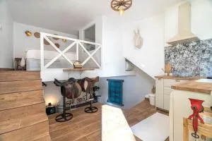 Casa Estábulo- Cozy Rustic Farmhouse (HORSE LOFT) - Estômbar