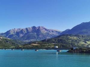 Appartements Duplex cocooning avec vue lac et montagnes : photos des chambres