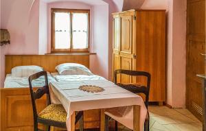 Amazing Home In Skape With Kitchen