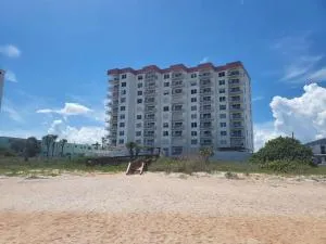 Updated Oceanfront Condo! Come Relax by the Sea! - شاطئ أورموند