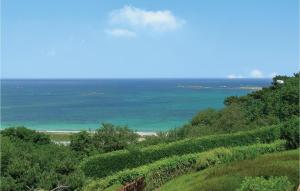 Beautiful Home In Trélévern With Wifi