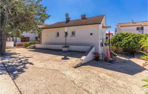 Cozy Apartment In Krk With Wifi