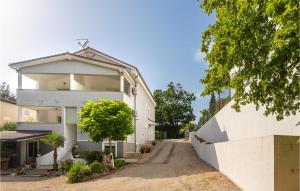 Amazing apartment in Njivice with 2 Bedrooms and WiFi