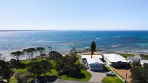 Ocean Blue Apartment Four