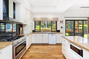 Redgum Treehouse - Outstanding luxury in the heart of wine country and minutes from the beaches