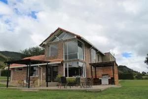 Villa La F - La Aurora