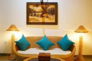 Ronaya Surf Waves