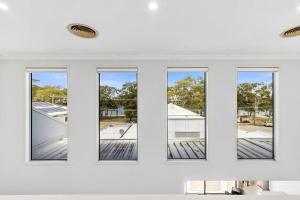 Smooth Sailing -Modern 2 bedroom apartment!
