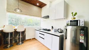 Olive Service Apartments - City Centre Noida