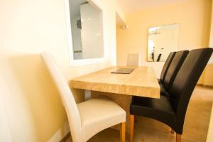 2 bedrooms sea and pool view apt in Duquesa Golf & Gardens Manilva