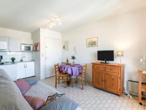 Apartment Régina-2 by Interhome