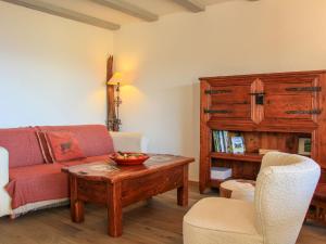 Apartment Les Girolles B15 by Interhome