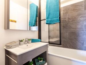 Appartements Apartment Pegase Phenix-10 by Interhome : photos des chambres