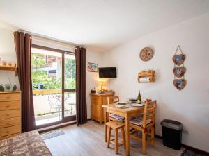 Apartment Chalets du Soleil-21 by Interhome