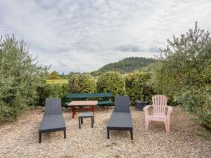 Maisons de vacances Holiday Home Les Vignes - MBE100 by Interhome : photos des chambres