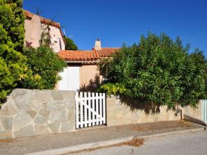 Maisons de vacances Holiday Home Le Clos du Rigaud-1 by Interhome : photos des chambres