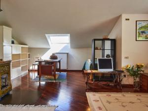 Apartment Terrazzo fiorito by Interhome