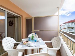 Apartment Les Platanes-4 by Interhome