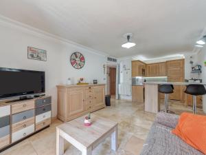 Apartment Le Domaine de la Baie-3 by Interhome