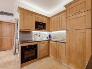 Apartment Le Domaine de la Baie-3 by Interhome