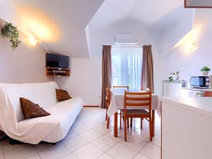 Apartment Bruno-1 by Interhome 