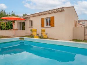 Maisons de vacances Holiday Home A la porte d'Avignon by Interhome : photos des chambres