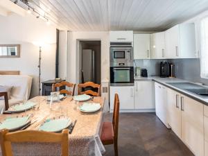 Maisons de vacances Holiday Home Pyrenees by Interhome : photos des chambres