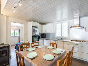 Maisons de vacances Holiday Home Pyrenees by Interhome : photos des chambres