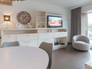 Apartment Sea Breeze with parking by Interhome