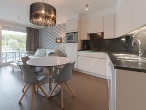 Apartment Sea Breeze with parking by Interhome