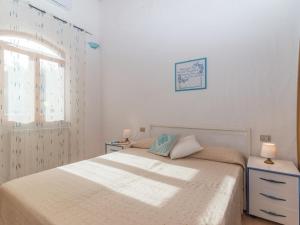 Holiday Home Alice by Interhome