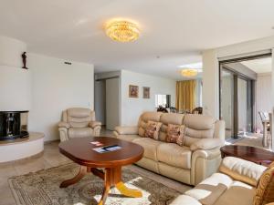 Apartment Le Belvédère D1-4 by Interhome