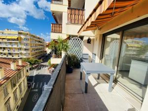 ROS5-Appartement avec une chambre et une belle terrasse