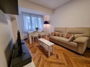 605A Apartamento céntrico 2 habitaciones by R2R Consulting