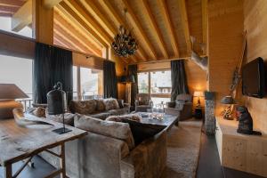 ANNA ISABELLE PENTHOUSE