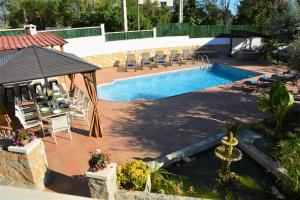 Villa Lluna Sitges 15 minutes drive from Sitges Swimming pool XXL 16 people