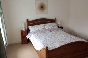 Welsh holiday home sleeps 5 close to beaches & mountains